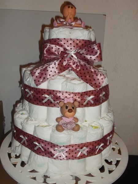 Bolo de Fraldas Marrom e Rosa